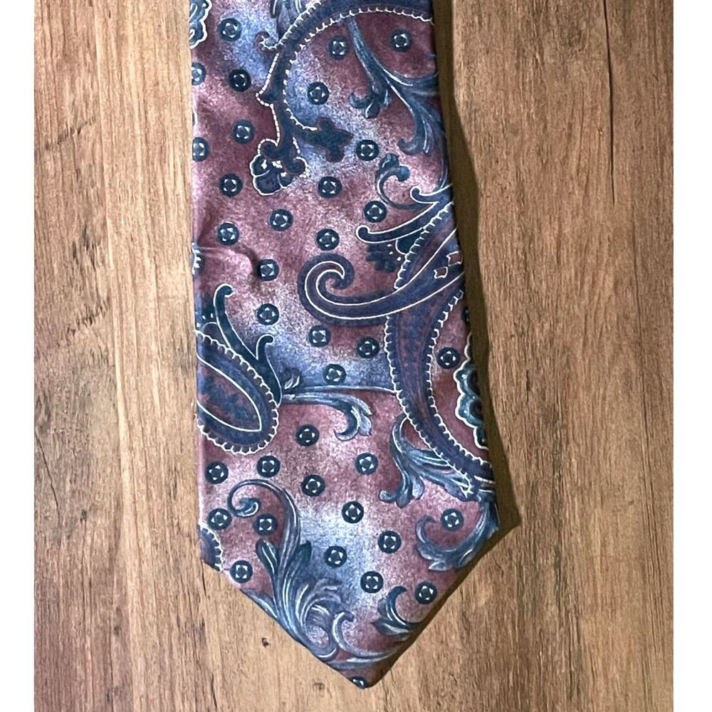 Vintage Savile Row Paisley Necktie Tie Made in USA Burgundy Black 56 x 4